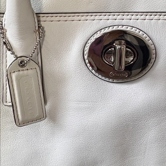 Coach F13675 Hampton Madeleine satchel/carryall smooth thick leather
White EUC - Picture 4 of 17